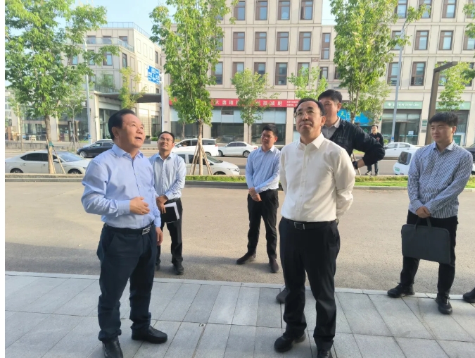 郑州航空港区党工委委员管委会副主任秦新东一行莅临杰瑞生物实地调研指导